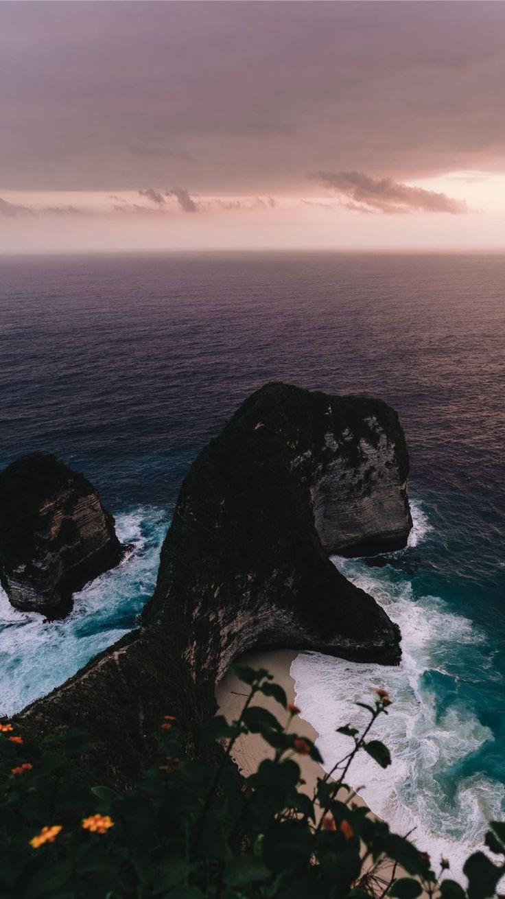 Download Windows 7 Wallpapers For Iphone For Your Phone & Smartphone. Get The Latest Iphone Background Updates Here. #windows #7 #wallpapers #for #iphone