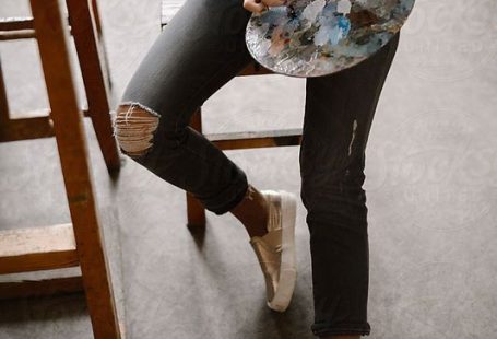 Parisian Style - Click the pic for more inspo from Paris