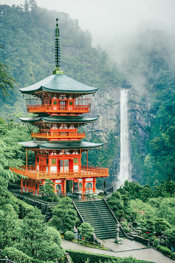 Nachi Falls - the tallest waterfall in Japan...and the most beautiful! #AVENLYLANE #AVENLYLANETRAVEL The Most Beautiful Places You Have to Add to your Japan Bucket List. Check out these incredible places in Japan on www.avenlylane.com