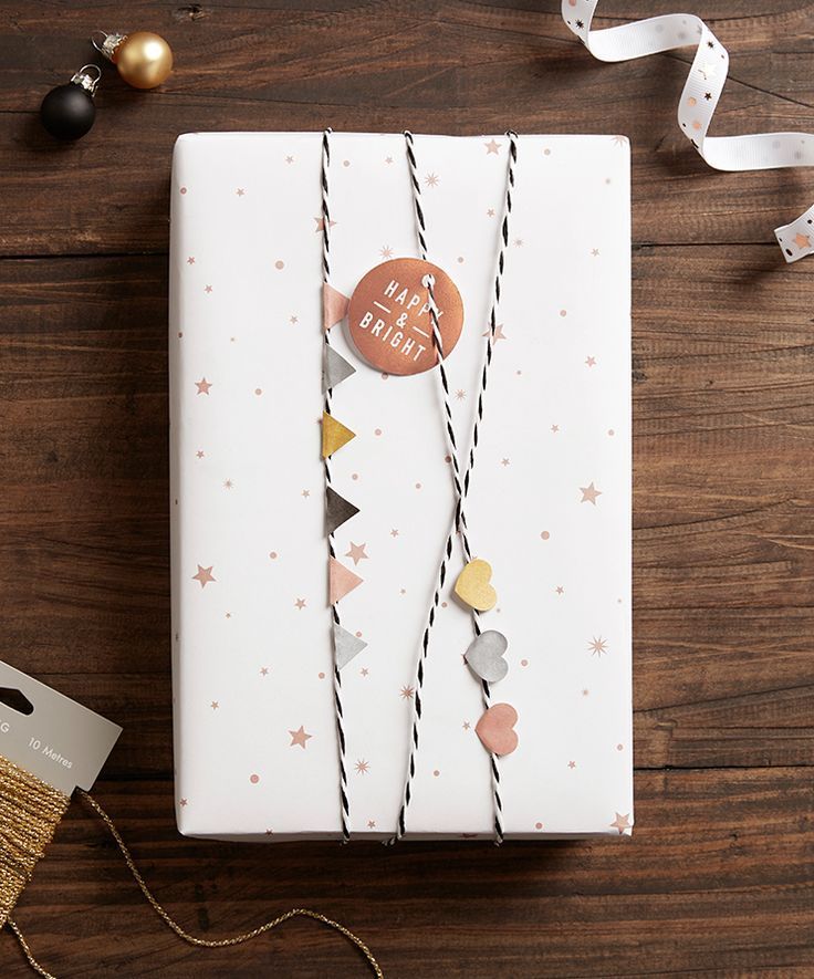 Trust Kikki.K to come up with some beautiful gift wrapping ideas like this festive bunting look. See the other 49 of our favourite Christmas gift wrapping ideas by clicking the image above ^