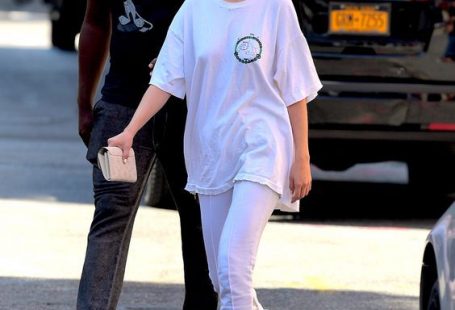 Beautiful 70+ Ways Selena Gomes Styles with Sneakers Ideas