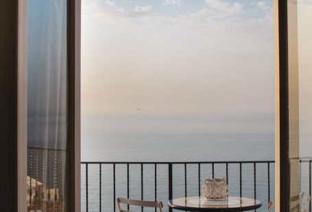 Travel Guide to Praiano, Amalfi Coast #italy Where to stay, eat and play.