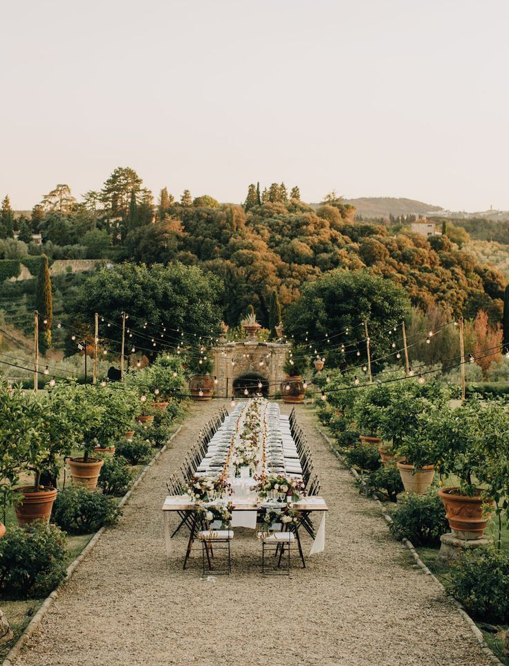 Greenery wedding decor and inspirations ideas Perfect for an outdoor, greenery and botanical nature wedding! With beautiful and rustic style
