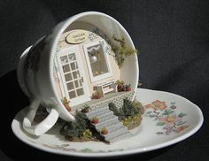 Artist Roxann Dyess