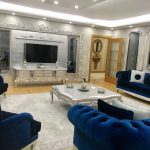 Oymalar, varaklar, aynalar. Tüm detaylarıyla klasik ve göz alıcı bir dekor..
