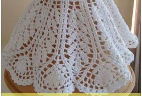 Beautiful Lotus Baby Dress Free Crochet Pattern #Freepattern #Crochet