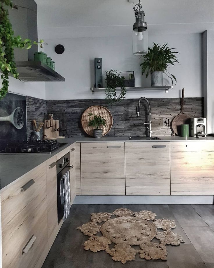 Belle tuile pour la protection contre les éclaboussures Belle utilisation des plantes ... - #bac ..., #belle #contre #eclaboussures #protect