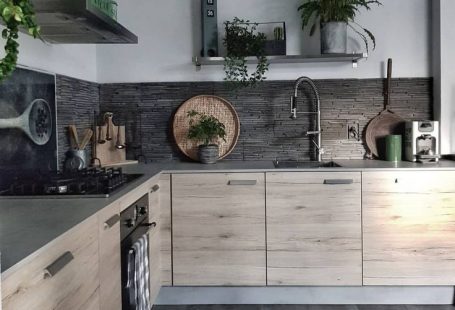 Belle tuile pour la protection contre les éclaboussures Belle utilisation des plantes ... - #bac ..., #belle #contre #eclaboussures #protect