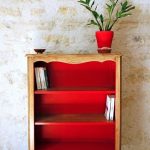 Kitaplık veya dolap, düz stil ve renkteki sade parçalara biraz hareket ve renk…