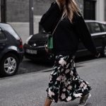 If your wearing sneakers with a midi dress and want to that outfit that gets you all the compliment. Style your sneakers with a similar colour midi dress and chunky piece of knitwear that compliments the colour. The ultimate laid-back and luxe looking outfit. #Sneakers #Dress #Fall