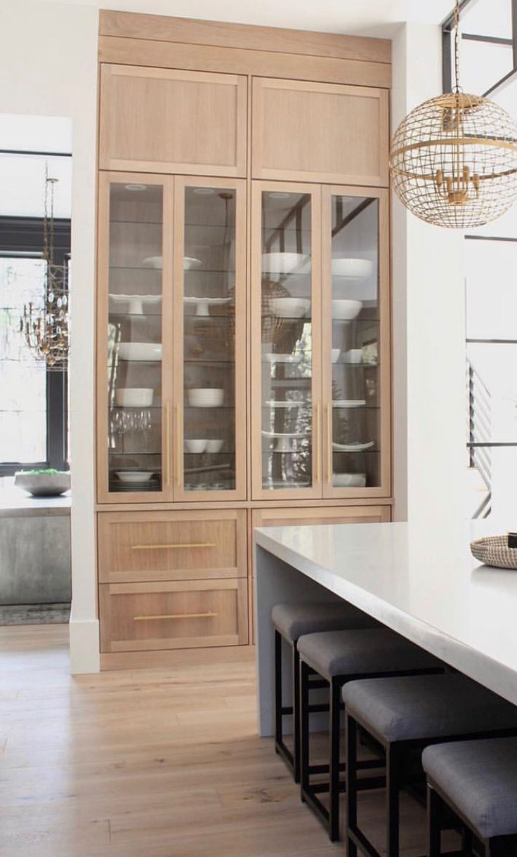 Boden bis zur Decke K  chenschrank  Eine Speisekam #auch #Bis #Boden #cabinet #ceiling 