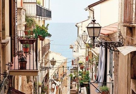 Overlooked by sun-seekers heading for Puglia and Sicily, Calabria has beautiful beaches and bags of attitude