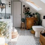 Was für ein wundervolles Badezimmer! All diese Pflanzen, dieser wunderschöne Boden und so gemütlich!, #home