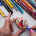 Cute christmas birds with Artistro paint pens. Christmas rock designs.