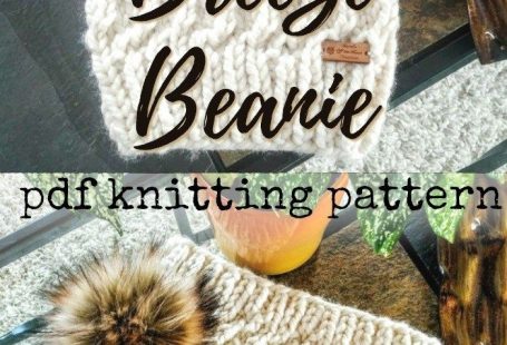 Beautiful textured Harvest Breeze Beanie knitting pattern, made with super bulky yarn, this gorgeous winter hat pattern knits up quickly; top it off with a large faux fur pompom for a super trendy hat. #knitting #knittingpattern #knithat