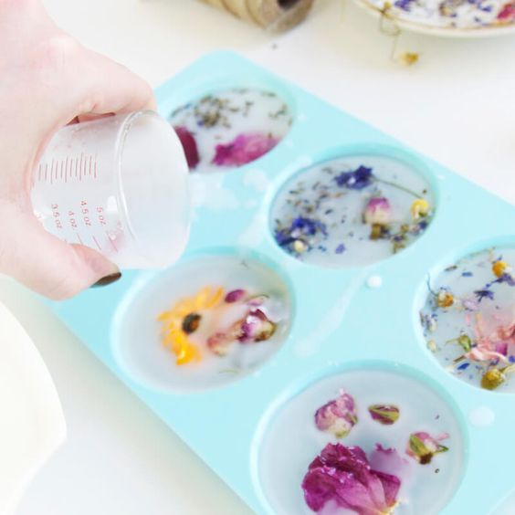 Today we're giving you a DIY on beautiful, scented wax sachets, which are super easy to customize based on your own preferences.
