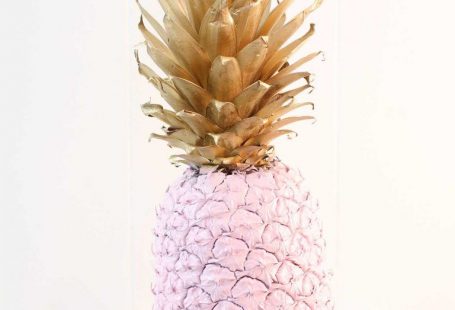 DIY PINK & GOLD PAINTED PINEAPPLE TUTORIAL