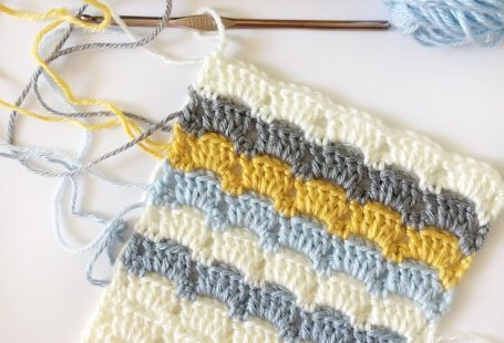 Modern crochet geometric baby blanket. This blocked box stitch makes a beautiful afghan. Free pattern.