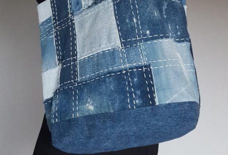 Denim bag, shoulder bag 100 % upcycled blue jeans in patchwork style, The Japanese patchwork style Boro & sashiko - #bag #Blue #Boro #Denim #etsy