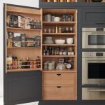 Donkergrijze keuken in shaker-stijl #donkergrijze #keuken #shakerstijl