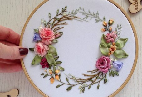 Elegant floral wreath hoop art Silk ribbon embroidery wall decor Modern framed botanical wall hanging