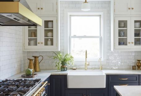 Using a subway tile as a backsplash will add some dimension and style to your kitchen decor or any decorated room within your home. These ceramic tiles will also give your room a more distinct look and add a mix of traditional and contemporary feel to it. Please note that each unit comes in 4 loose pieces.