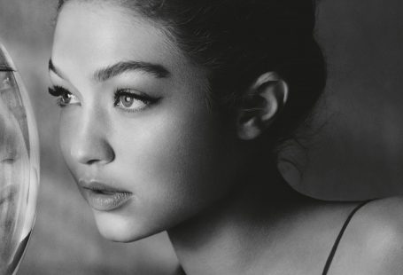 Gigi Hadid et Lætitia Casta illuminent le calendrier Pirelli 2019