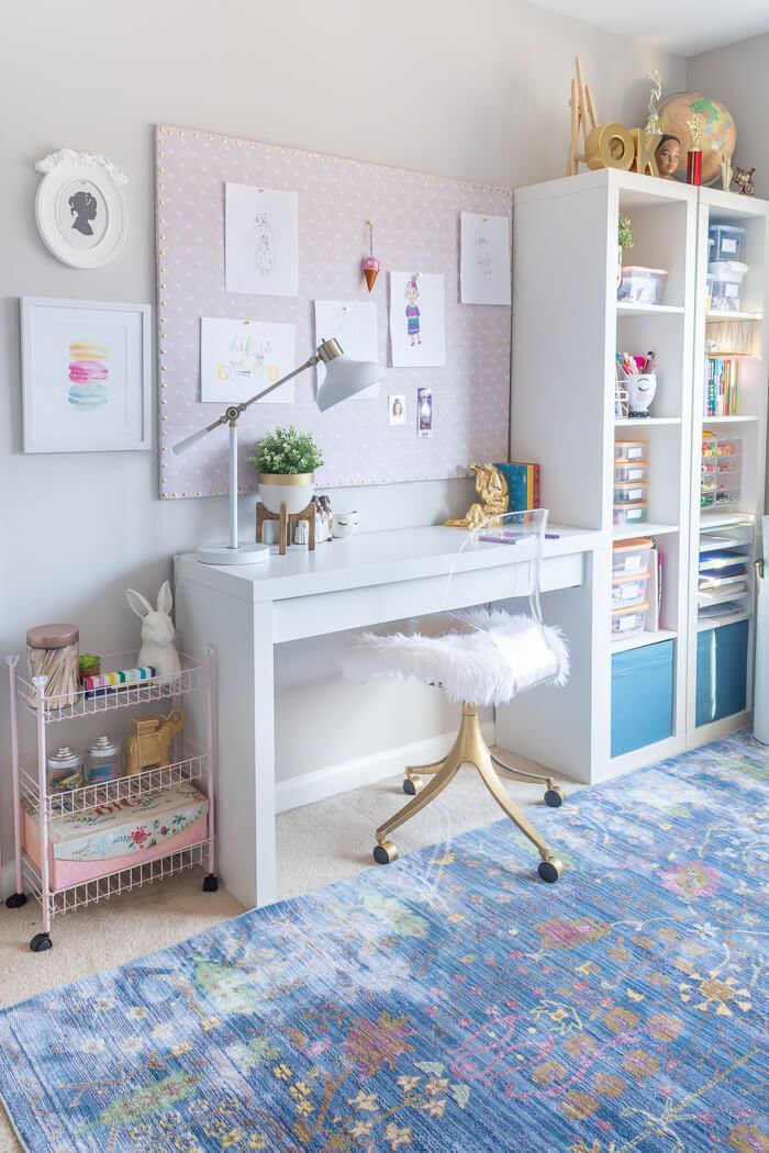 Love this Ikea malm desk and kallax shelf for girls bedroom storage along with this huge DIY bulletin board.