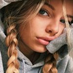 Not wearing much makeup can be intimidating, but the fresh face is the new smoky eye! Here are our top tips for a dewy, natural day look!