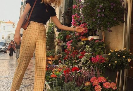 I Lived in Paris for 3 Months and Learned How to Dress Like the French