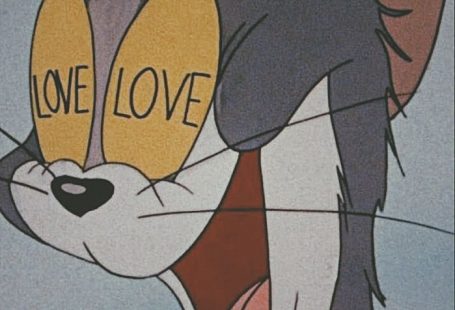 Jenniferhimmel saved to Modern apartment designVintage wallpaper -