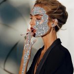 La photographe et artiste de Melbourne, Kelly Maker aka The Stone Fox, a réussi à sculpter des séries de collages multimédia magnifiques avec ses propres styles de signature.