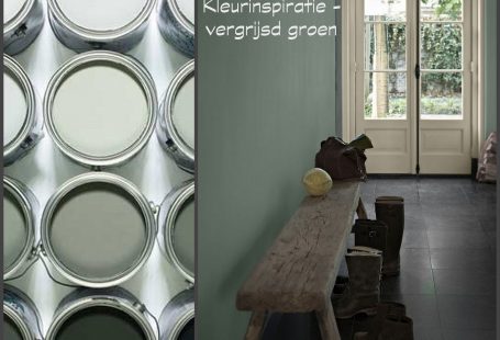 Kleurinspiratie: op zoek naar een mooie kleur voor in huis? De kleur van deze week: vergrijsd groen.  Dit is Energizing Moss 7085 van Flexa Couleur Locale. – stijlvol, rustig en je kiest voor iets heel bijzonders – Bron afbeelding: Flexa en Moodwell