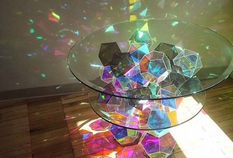 Beaucoup de créateurs talentueux se sont fait récemment connaître grâce à la diffusion offerte par le web, et l