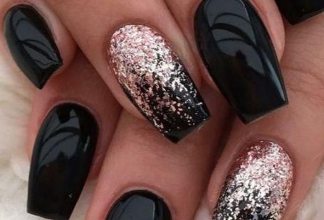 99 Trending Black Nails Art Manicure Ideas; Black coffin nails; Black acrylic n #nailart #nails