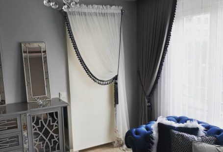 Klasik ve modernin harmanı avangart stil, eskiyi yeniyle bir araya getirirken, dekora gösterişli bir görünüm kazandırıyor. Zarif çizgiler, ince detaylar, kaliteli malzemeler, lüks kumaşlar ve klasik desenler.. Avangart stilde dekore edilmiş salon, tekrarlayan geometrik desenlerin enerji kattığı mutf...