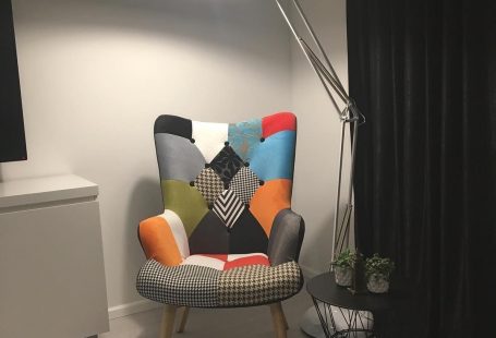 Modern stile rustik esintiler. Stil sahibi ve özgün bir ev.