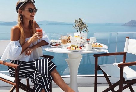 Breakfast time on Mykonos