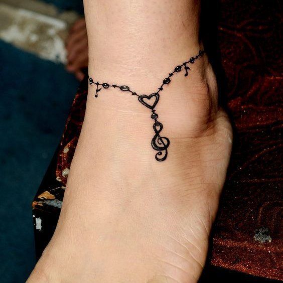 28 Anklet Tattoos to Honor the ’90s Girl You’ll Always Be