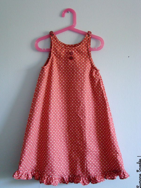 Taille du modèle: 8 ans C'est une robe qui fait beaucoup d'effet et se réalise très rapidement. Age de l'enfant: 7 ans Tissu:...