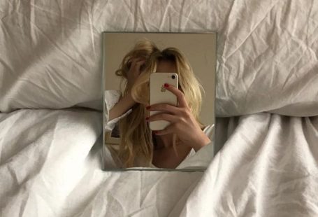 Selfies que tienes que intentar cuando estés sola con tu soledad
