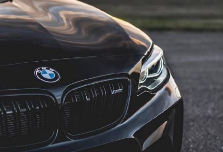 Nice cars above are deluxe cars that are expensive. Deluxe cars and trucks are in minimal manufacturing, so there are many people who have not seen the cars straight. #Supercars#coolcars#luxurycars