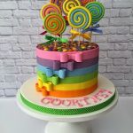 SPOTLIGHT INTERVIEW: LORNA JANE CAKE DESIGNS  Beautiful cakes need to be photographed beautifully, and so once again it was the quality of this baker/ cake decorator
