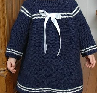 THIS IS SO CUTE! ♥ Imagine dressing up your little child or grandchild in this Sweet Sailor Knit Dress Pattern for a day out sailing.