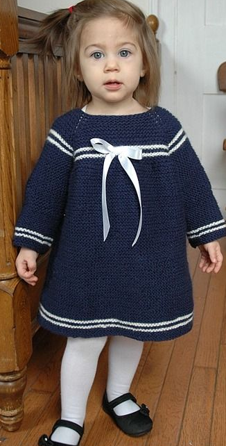 THIS IS SO CUTE! ♥ Imagine dressing up your little child or grandchild in this Sweet Sailor Knit Dress Pattern for a day out sailing.