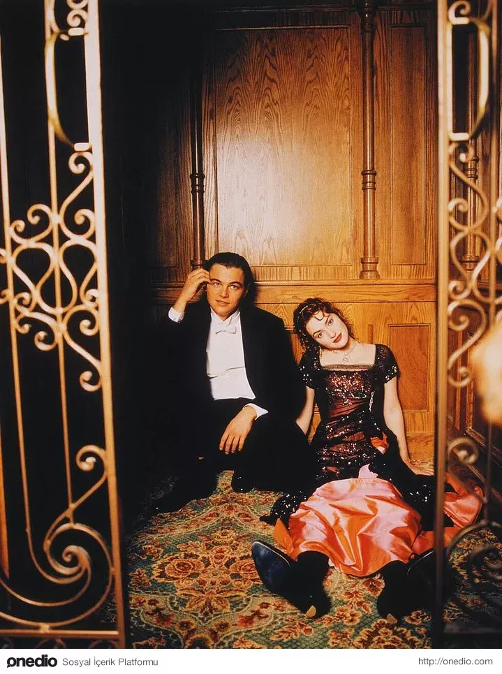 Leonardo DiCaprio ve Kate Winslet Titanic filminin setinde, 1997