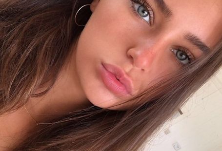 Consigue tener cejas mas gruesas sin tener que gastar mucho dinero, checa cómo puedes hacer tu propio tinte de cejas casero con solo 4 ingredientes aquí