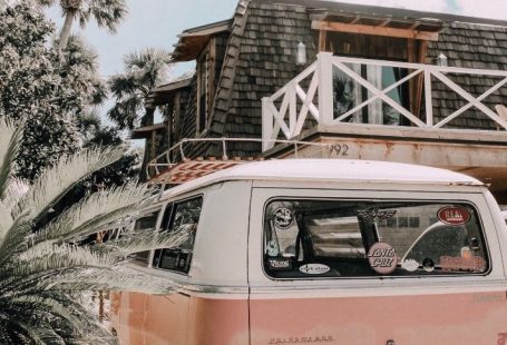 Volkswagen Bus Bulli Kombi T2 #volkswagen #vw #vwbus #vwcamper #vwcampervan    - Volkswagen Bus T1 / T2 -