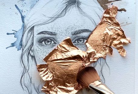 Art prints in limited edition with Gold leaf are available for purchase. #womanart #homedecor #goldleaf #goldart #wip