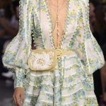 Zimmermann auf der New York Fashion Week im Frühjahr 2018 - Diese Details aus dem neuen Jahr   - Defne Sayar - #outfitfrauen - Zimmermann auf der New York Fashion Week im Frühjahr 2018 - Diese Details aus dem neuen Jahr   - Defne Sayar